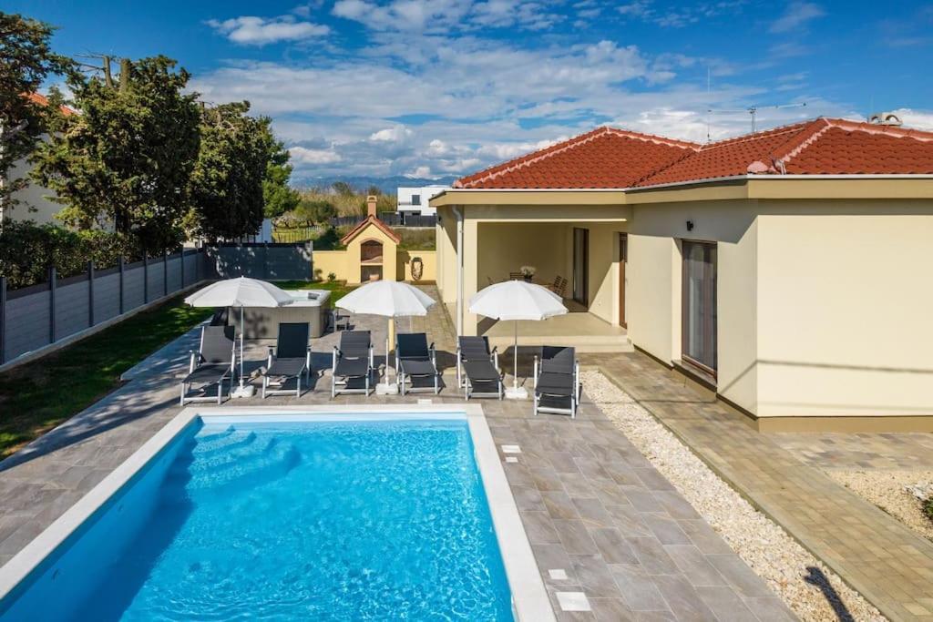Villa Mattina, With Heated Pool And Jacuzzi Privlaka  Dış mekan fotoğraf