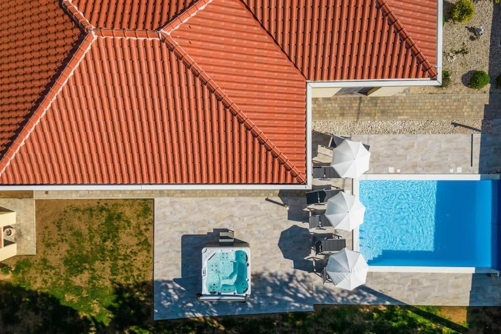 Villa Mattina, With Heated Pool And Jacuzzi Privlaka  Dış mekan fotoğraf