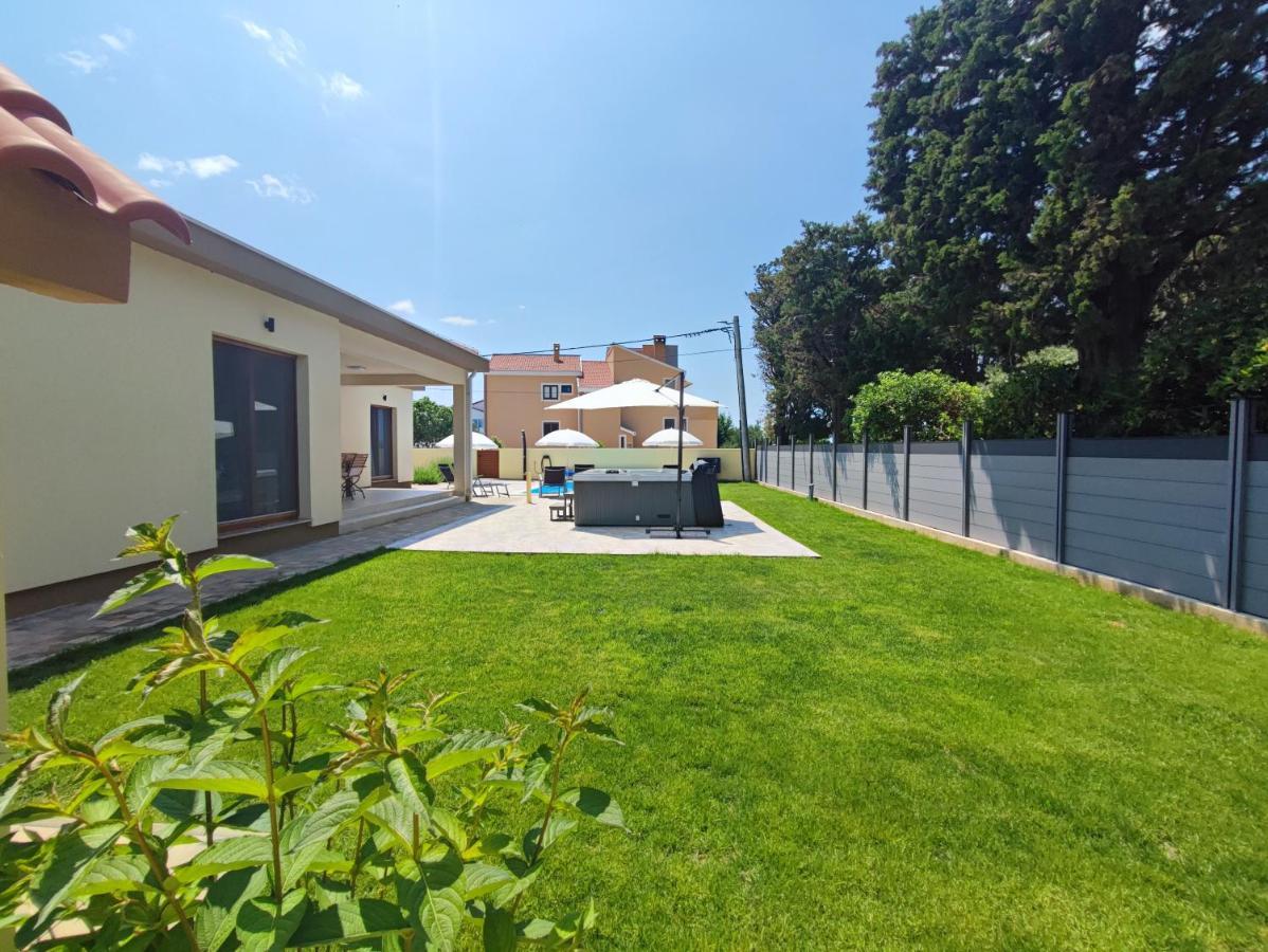 Villa Mattina, With Heated Pool And Jacuzzi Privlaka  Dış mekan fotoğraf
